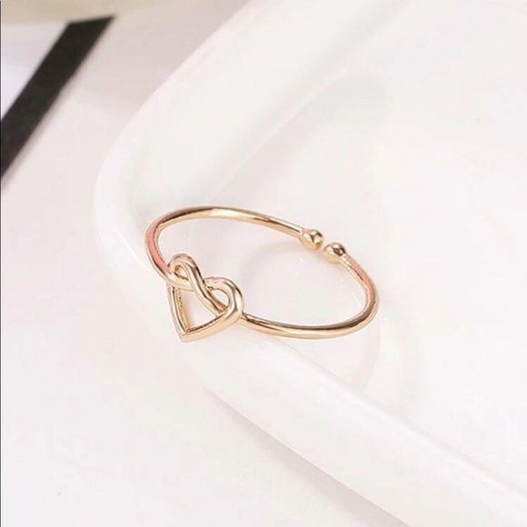 💕Dainty Knotted Heart Adjustable Ring💕 - Picture 2 of 3